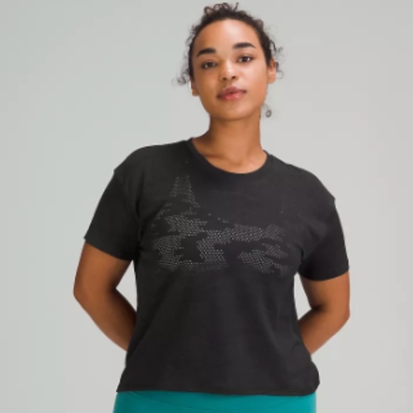 lululemon athletica Tops - Lululemon Train to be short sleeve *camo size 10